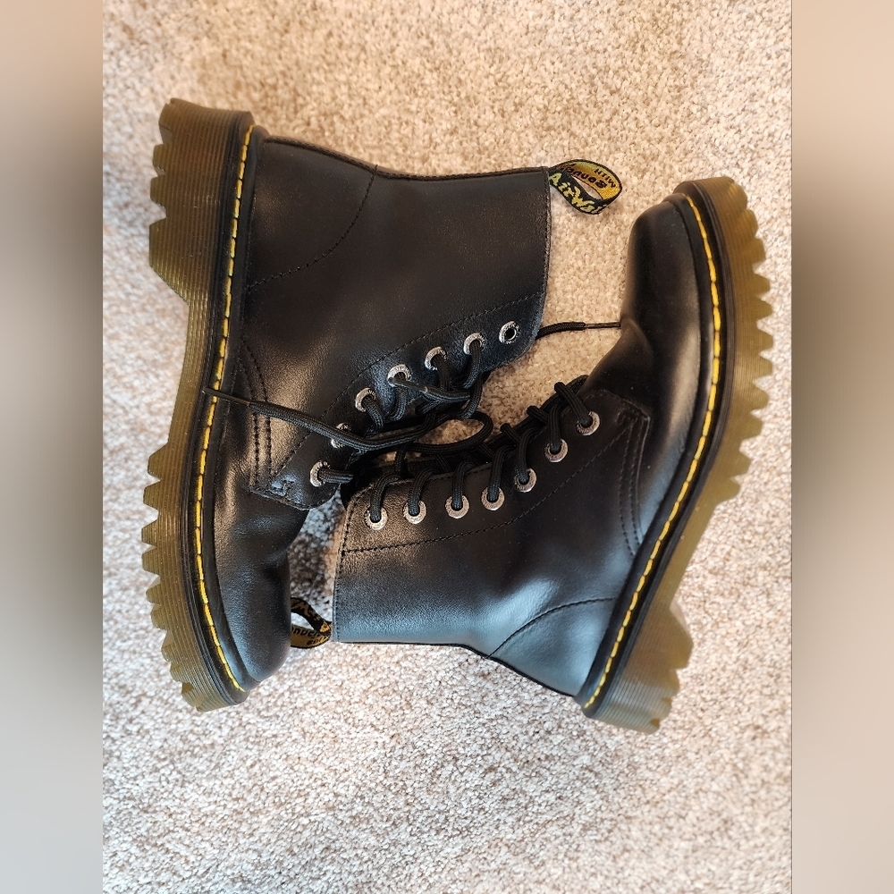 Preowned Dr Martens size 6 black‎ boots - Picture 6 of 8